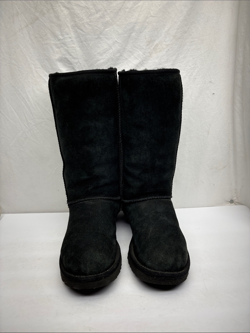 UGG Classic Tall Boots, SZ 8, box 90